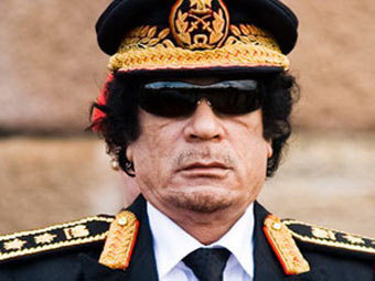 Франция разрешила Каддафи остаться в Ливии