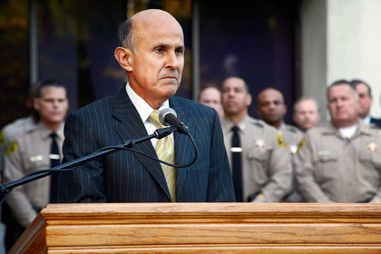 Помощников шерифа Лос-Анджелеса обвинили в избиении заключенных