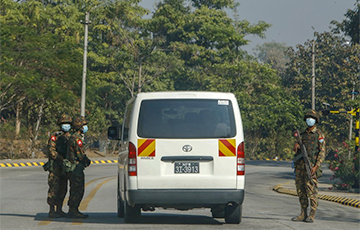 Военные в Мьянме задержали несколько сотен депутатов