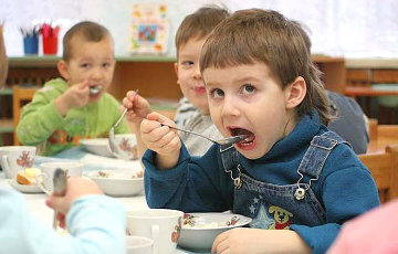 В Беларуси подорожало питание в садах и школах