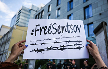 В Москве и Петербурге прошли акции в поддержку Олега Сенцова
