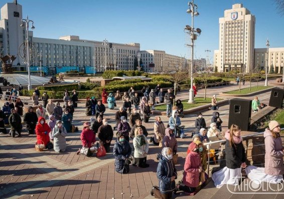 Белорусские католики на Пасху отдавали предпочтение видеотрансляциям из костелов