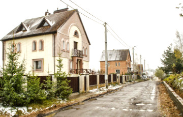 Жителям деревни под Минском предложили «скинуться» $50 тысяч на ремонт дороги