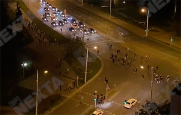 Демонстранты перекрыли улицу Кальварийскую в Минске