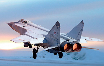 В России при взлете загорелся сверхзвуковой перехватчик МиГ-31