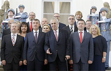 Президент Чехии через 8 месяцев после выборов назначил второе правительство