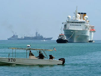Потерявший управление лайнер "Коста Аллегра" прибыл на Сейшелы