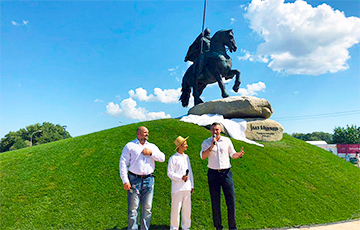 В Киеве открыли памятник украинскому герою Илье Муромцу: россияне негодуют