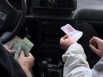Ужесточить меры в отношении таксистов-нелегалов планируют Хозяйственный суд и налоговики Минска