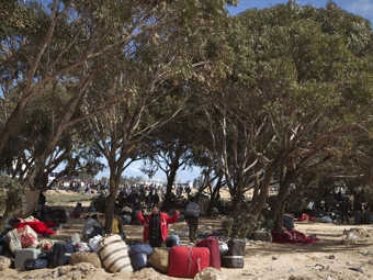 Число беженцев из Ливии достигло 140 тысяч человек