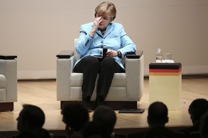 Меркель в Японии призвала продлить санкции против России