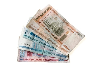 Курс белорусского рубля 11 июля снизился по отношению к основным валютам