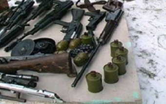 Крупный арсенал оружия и боеприпасов обнаружен в гараже жителя Лиды