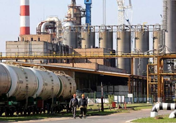 Белорусские НПЗ переработали в прошлом году на 20 процентов меньше нефти