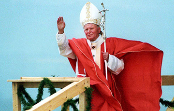 «Не бойтесь!»: тысячи верующих почтили память Иоанна Павла II