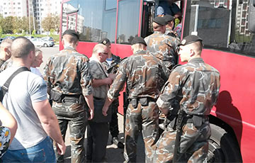 Задержанных в Минске активистов повезут на Окрестина