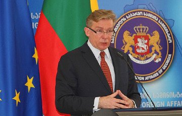 Экс-глава МИД Литвы: Снятие санкций с Беларуси себя не оправдало