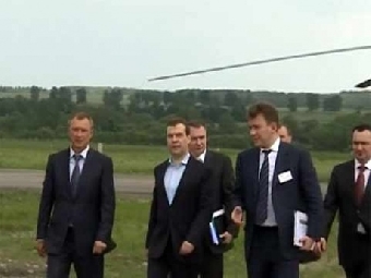 Премьер-министр России Медведев прибыл в Минск