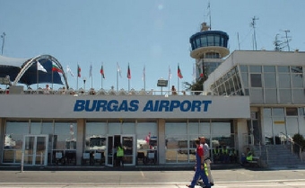 Более 200 белорусских туристов ждут вылета из аэропорта Бургаса