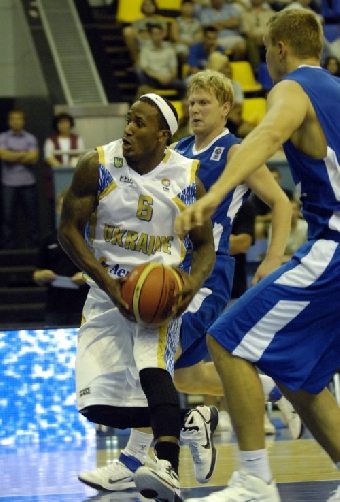 Мужская сборная Беларуси по баскетболу обыграла Румынию и заняла 3-е место на турнире Aerosvit Cup-2012