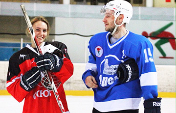 В Беларуси хоккейные матчи первые будут обслуживать девушки
