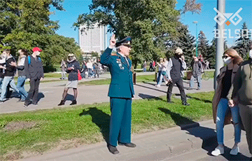 Ветеран вышел на Марш справедливости в Минске