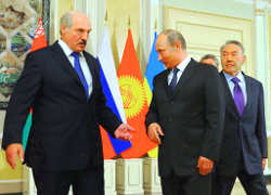 «Коммерсант»: Лукашенко подал заявку на кризис