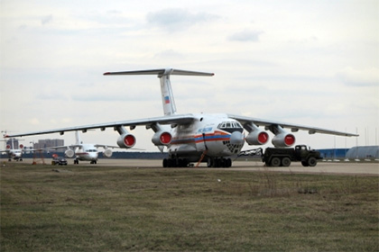 Борт МЧС с эвакуированными из Непала россиянами вылетел в Москву