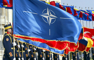 Генсек НАТО призвал сохранять санкции против России