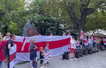 Белорусы Варшавы требуют заблокировать выделение режиму Лукашенко кредита от МВФ