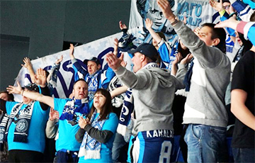 Белорусские болельщики на матче в РФ вывесили баннер с Калиновским