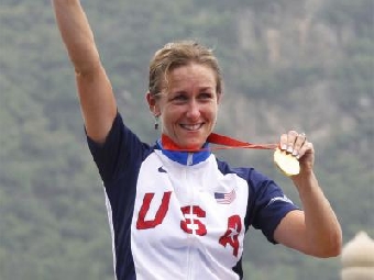 Американка Кристин Армстронг выиграла олимпийское золото в велогонке с раздельным стартом