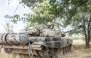 Российские военные потеряли танк Т-90: подробности инцидента и фото