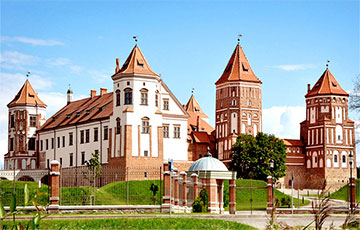 Как выглядят замки Беларуси на спичечных этикетках