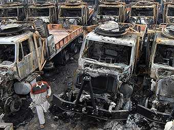 Пакистанские боевики сожгли 11 грузовиков НАТО