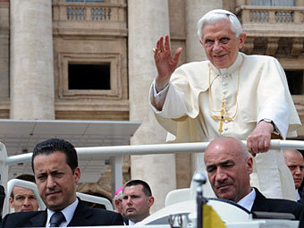 Камердинер папы Римского предстанет перед судом