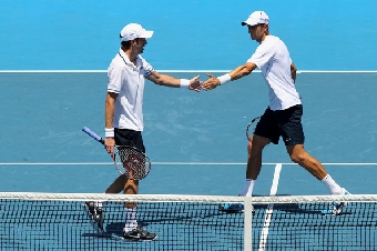 Белорус Максим Мирный и канадец Даниэль Нестор вышли в четвертьфинал теннисного турнира в Торонто