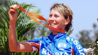 Француженка Жюли Брессе выиграла золото в олимпийском турнире по маунтинбайку
