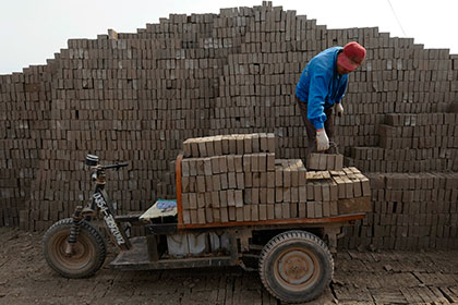Португальским каменщикам в Британии стали платить по тысяче фунтов в неделю