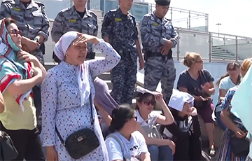 В Казахстане многодетные матери вышли на протест