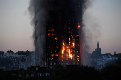 В Лондоне пожар охватил многоэтажный жилой дом
