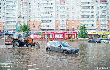 Эксперты – водителям: Как ездить во время потопа и сберечь машину