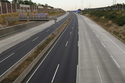 Шотландец погиб при попытке сделать селфи на автостраде в Германии