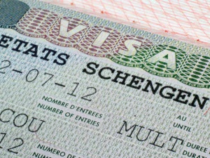 С 2020 года стоимость шенгенской визы для белорусов увеличится до 80 евро