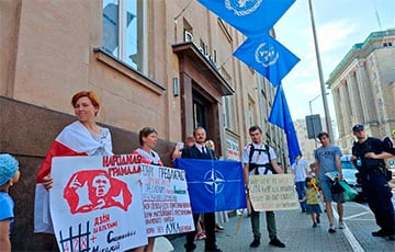Белорусы пикетировали информационный центр ООН в Варшаве
