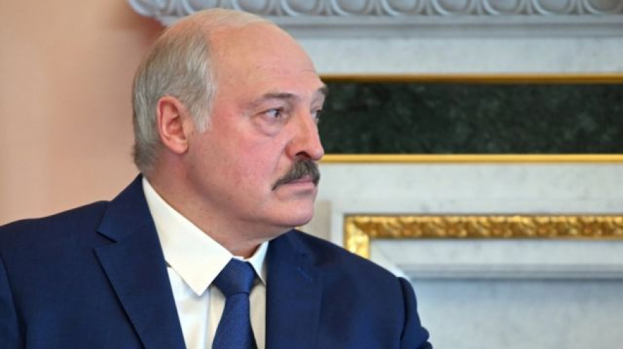 Лукашенко прокомментировал «зачистку» НПО: идет непросто, там тысячи людей «с промытыми мозгами»