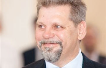 На ИВЛ умер известный белорусский бизнесмен Валерий Шумский