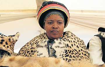В Южной Африке от COVID-19 умерла королева