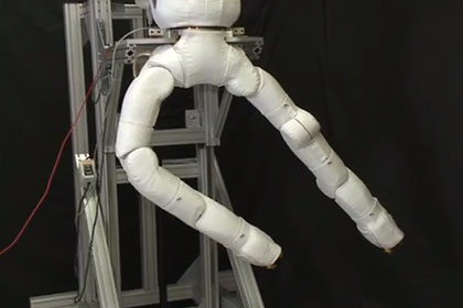 NASA показало «походку» американского робонавта