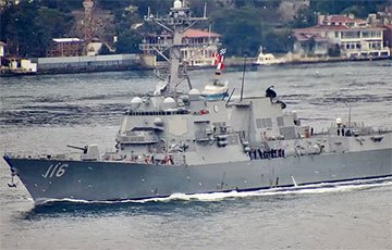 В Черное море вошел второй за сутки ракетный корабль ВМС США